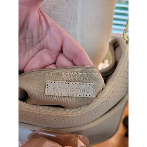 ah • dorned Neoprene Messenger Bag w/ adjustable Red & Blue Striped Guitar strap - Picture 4 of 7